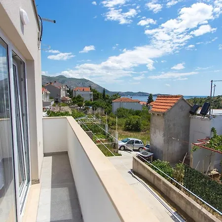 House Sea La Vie