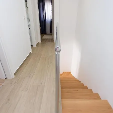 House Sea La Vie