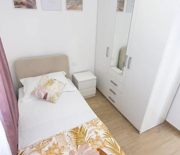 Дом отдыха House Sea La Vie Млини